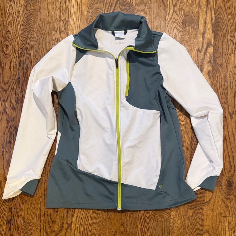 Columbia Women's White and Moss Green Omni Shield Jacket size L